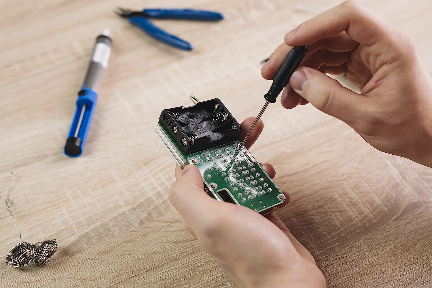 CircuitMess Chatter - DIY Encrypted Wireless Communicator | Learn Electronics and Coding | Engineering kit | STEM Projects for Kids Ages 11+ | Science Kits for Kids | STEM Toy