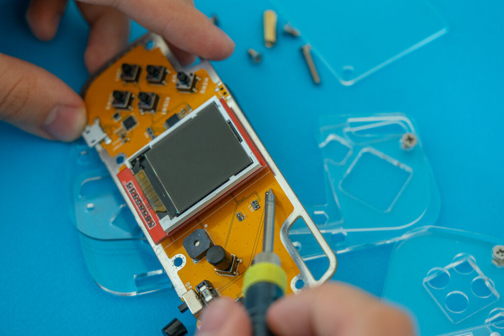 Circuitmess Nibble - An Educational DIY Game Console